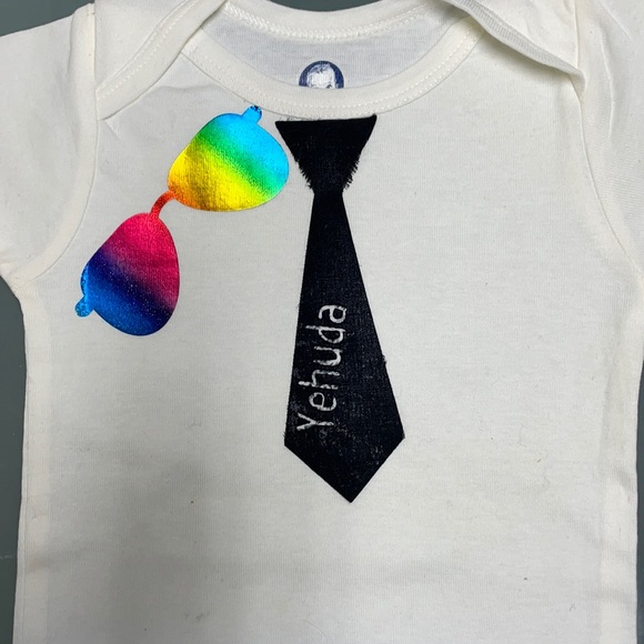 Customized baby onesie! - Picture 1 of 2